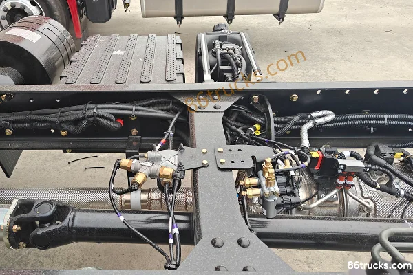 SHACMAN Cummins Longxiao H 7.0L Diesel 350 hp 4X2(6 wheels) AMT Automatic 9.5m Wingspan Cargo Truck Chassis (3) | 86Trucks