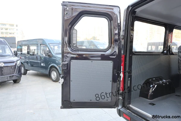 Dongfeng Yufeng V9+ 2023 136hp 2.0T Diesel 6-Seat Manual Front-Wheel Drive Short Wheelbase Low Roof Light Bus Cargo Box (1) | 86Trucks