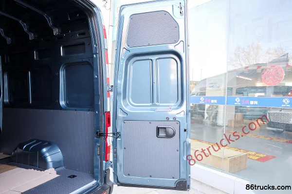 Dongfeng Yufeng V9+ 2023 143hp 2.3T Diesel 3-Seat Manual Rear-Wheel Drive Long Wheelbase High Roof Cargo Truck (Dual Rear Wheels) Cargo Box