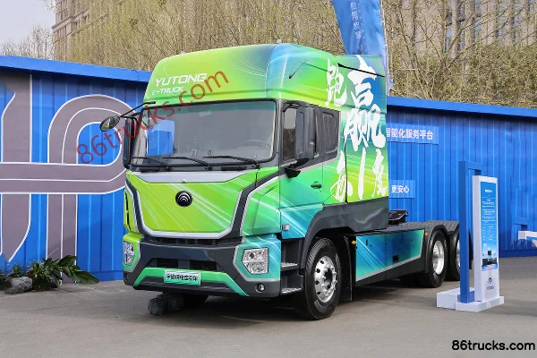 Yutong T-Series 6X4(10 wheels) Electric Tractor Truck CATL 800kWh Exterior (3) | 86Trucks