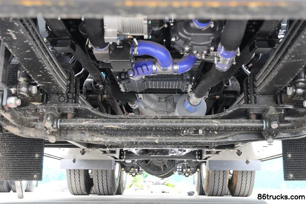 Yutong 6X4(10 wheels) Fuel Cell Tractor Truck Mengguli 120.53kWh Chassis (2) | 86Trucks