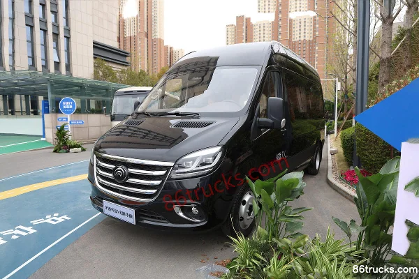 Yutong Tianjun V6 Luxury Edition 2.3T Diesel 163hp 7-Seat Automatic Long Wheelbase High Roof Light Bus Exterior (3) | 86Trucks
