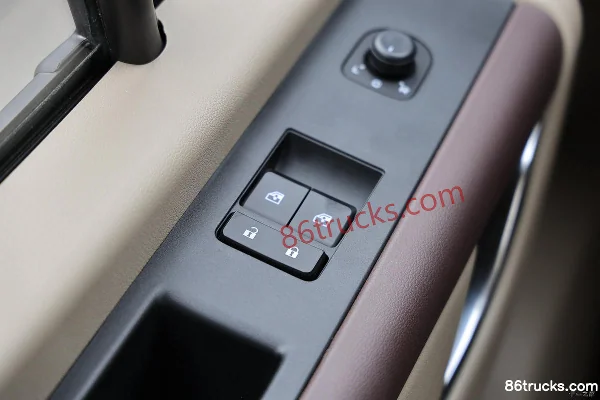 Yutong Tianjun V6 Luxury Edition 2.3T Diesel 163hp 7-Seat Automatic Long Wheelbase High Roof Light Bus Cab (3) | 86Trucks