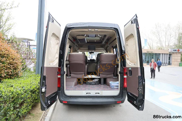 Yutong Tianjun V6 Luxury Edition 2.3T Diesel 163hp 7-Seat Automatic Long Wheelbase High Roof Light Bus Cargo Box (1) | 86Trucks
