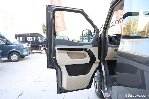 Sinotruk Pioneer V 2025 Model Multi-function PRO Edition 2L Diesel 160 hp 7-Seat Short Wheelbase Low Roof Light Bus Cab (1) | 86Trucks