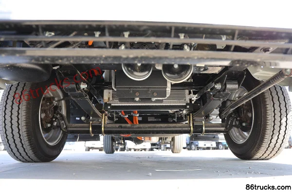 JAC Lingpao EV3 3.4T 3.7m Single Row Pure Electric Box Light Truck 41.86kWh 4X2(6 wheels) Chassis (1) | 86Trucks