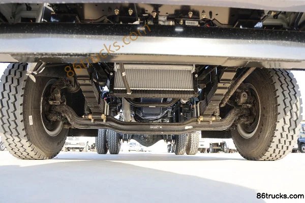 Sinotruk HOWO Tongshuai 2.5L diesel 180 ch 4X2(6 roues) boîte Sinotruk 12 rapports 4,15 m cabine simple ridelle camion léger Châssis (1) | 8