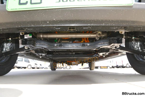 JMC E Fushun 2025 modèle fenêtres aveugles 5,185 m fourgon fermé électrique pur empattement moyen toit bas 53,58 kWh Châssis (1) | 86Trucks