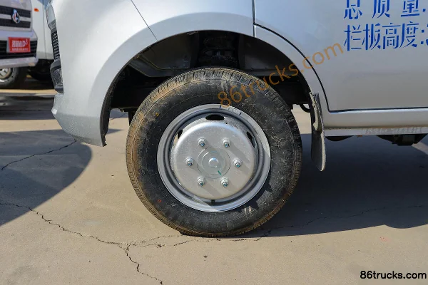 Changan Kuayue Wang X1 Comfort Edition 1.5L Gasoline 112 hp 4X2(6 wheels) 3.05m Single Row Flatbed Truck (Single Rear Wheel) (China VI) Chas