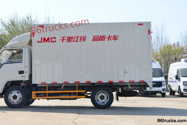 JMC Shunwei Light Truck 140 hp 4X2(6 wheels) 3.7m single-row van light truck Body (2) | 86Trucks