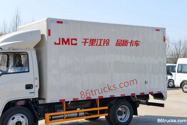 JMC Shunwei Light Truck 140 hp 4X2(6 wheels) 3.7m single-row van light truck Body (1) | 86Trucks