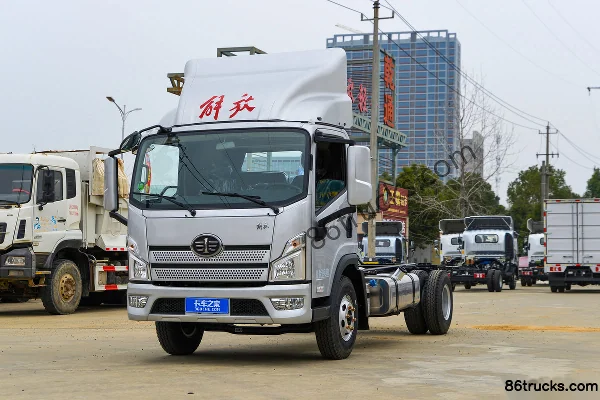 FAW Jiefang Lingtu F7 2.5L Diesel 185hp 4X2(6 wheels) Fast Gear 8-Speed 3600 Wheelbase 4.16m Single Row Stake Truck Exterior (3) | 86Trucks