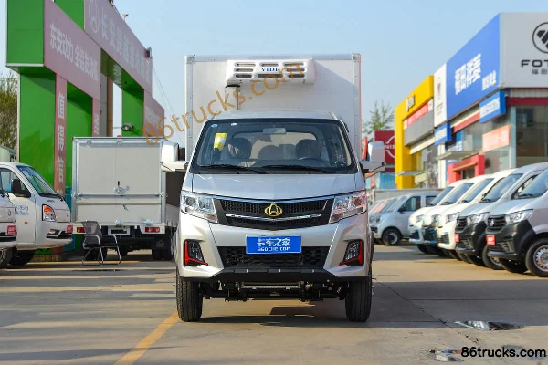 Changan Kuayue Wang X3 PLUS 122 hp 4X2(6 wheels) 3.21m Refrigerated Truck Exterior (2) | 86Trucks