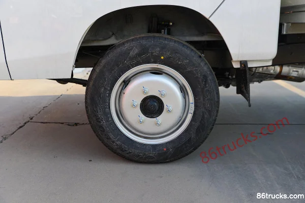 Changan Kuayue D3 Comfort 1.6L Gasoline 122hp 4X2(6 wheels) Landai 5-Speed 3.8m Single Row Stake Truck Mini Truck Chassis (2) | 86Trucks