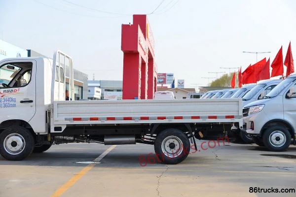 Changan Kuayue D3 Comfort 1.6L Gasoline 122hp 4X2(6 wheels) Landai 5-Speed 3.8m Single Row Stake Truck Mini Truck Body (2) | 86Trucks