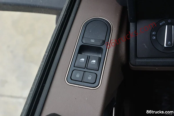 FAW Jiefang Hu VH 2.4L Diesel 180 hp 4X2(6 wheels) Fast Gear 10-Speed 4.16m Single Row Box Light Truck (New Appearance) Cab (3) | 86Trucks