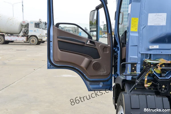 FAW Jiefang Hu VH 2.4L Diesel 180 hp 4X2(6 wheels) Fast Gear 10-Speed 4.16m Single Row Box Light Truck (New Appearance) Cab (2) | 86Trucks