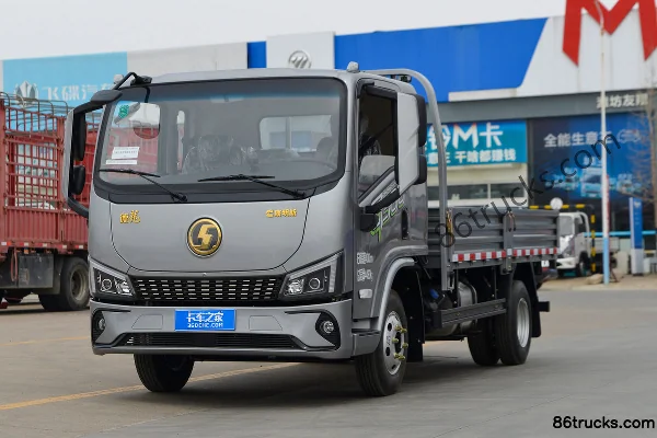 SHACMAN Commercial Vehicle Delong G300 2.5L Diesel 160hp 4X2(6 wheels) Fast Gear 6-Speed 3.82m Crew Cab Flatbed Light Truck Exterior (3) | 8