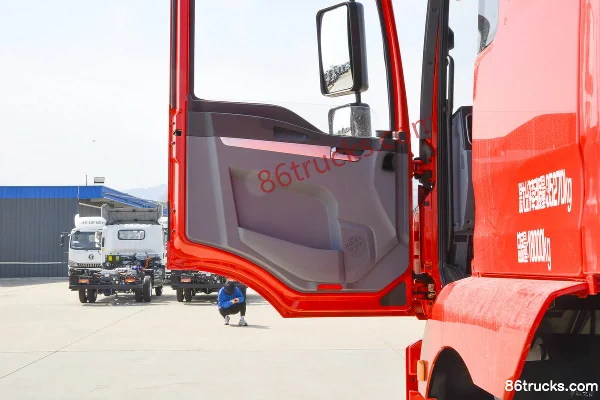 SHACMAN Deyu Q300Max 8.5L Diesel 400 hp 4X2(6 wheels) Fast Gear 12-Speed Tractor Truck Cab (2) | 86Trucks