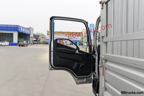 FAW Jiefang J6F 160 hp 4X2(6 wheels) 5.4m semi-sleeper cab stake truck (1) | 86Trucks