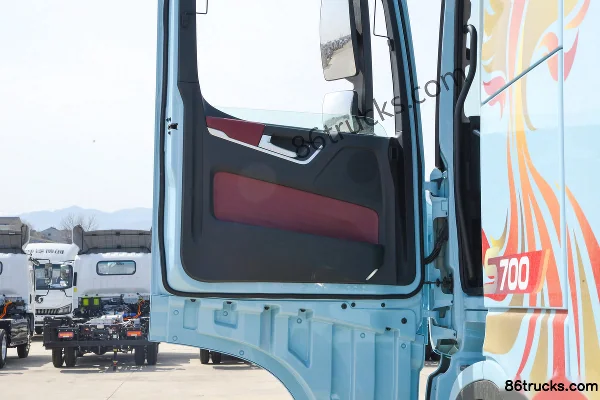 SHACMAN Commercial Vehicle Yan'an S700 14.5L LNG 580 hp 6X4(10 wheels) Yindong 12-speed AMT Automatic Tractor Truck (Single Gas Tank) Cab (2