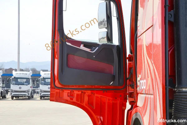SHACMAN Commercial Vehicle Yan'an S700 12.5L Diesel 600hp 6X4(10 wheels) Yindong 12-speed AMT automatic air suspension tractor truck Cab (2)