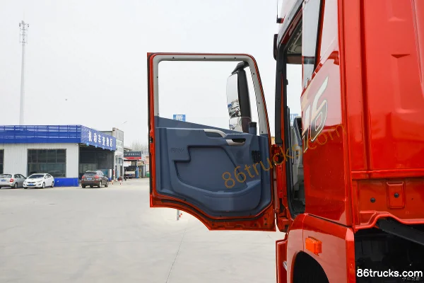 FAW Jiefang Qingdao JH6 7.8L Diesel 360hp 4X2(6 wheels) FAW Jiefang 10-speed 6.7m semi-panel cage van cargo truck Cab (1) | 86Trucks