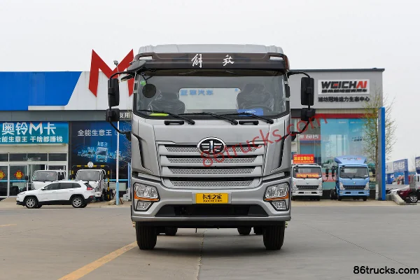 FAW Jiefang Qingdao JK6 Medium Truck 240hp 4X2(6 wheels) 5.2m Stake Cargo Truck Exterior (2) | 86Trucks