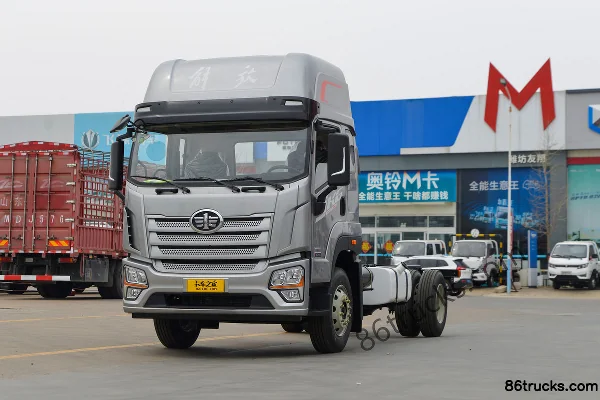 FAW Jiefang Qingdao JK6 Medium Truck 220 hp 4X2(6 wheels) 7.75 m Van Cargo Truck (China VI) (6100 Wheelbase) Exterior (3) | 86Trucks
