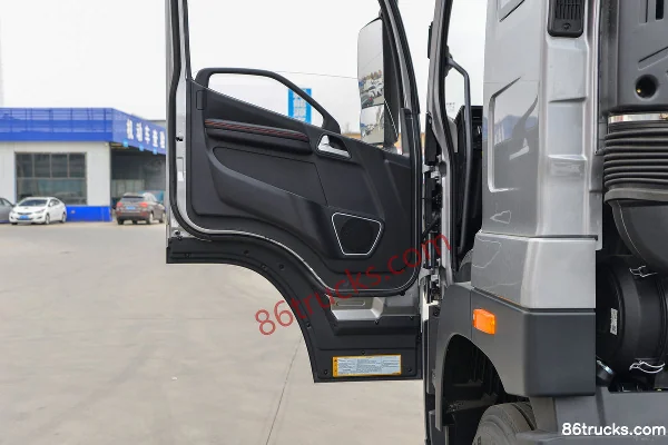 FAW Jiefang Qingdao JK6 Medium Truck 220 hp 4X2(6 wheels) 7.75 m Van Cargo Truck (China VI) (6100 Wheelbase) Cab (2) | 86Trucks