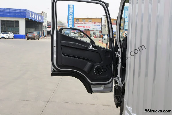 FAW Jiefang J6F 2.4L Diesel 180 hp 4X2(6 wheels) Fast Gear 10-speed 4.2m Single Row Van Light Truck Cab (2) | 86Trucks