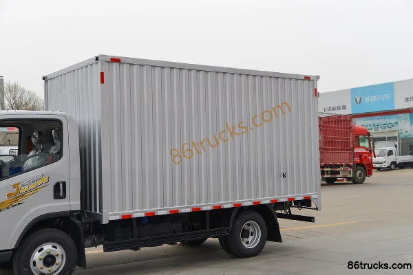 FAW Jiefang J6F 2.4L Diesel 180 hp 4X2(6 wheels) Fast Gear 10-speed 4.2m Single Row Van Light Truck Body (1) | 86Trucks