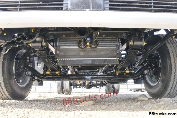 SHACMAN Commercial Vehicle Delong G300 163hp 4X2(6 wheels) 4.06m refrigerated truck (Fast Gear 8-speed) Chassis (1) | 86Trucks