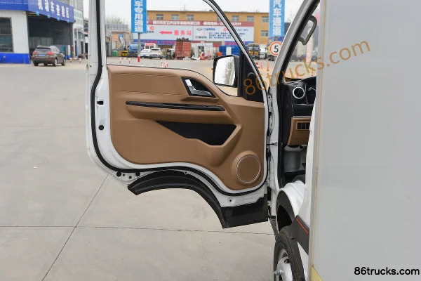 Lanqing Auto Ling R 1.6L 122hp 4X2(6 wheels) Gasoline 3.85m Single Row Box Mini Truck Cab (2) | 86Trucks