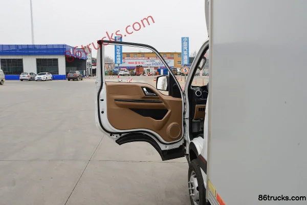 Lanqing Auto Ling R 1.6L 122hp 4X2(6 wheels) Gasoline 3.85m Single Row Box Mini Truck Cab (1) | 86Trucks