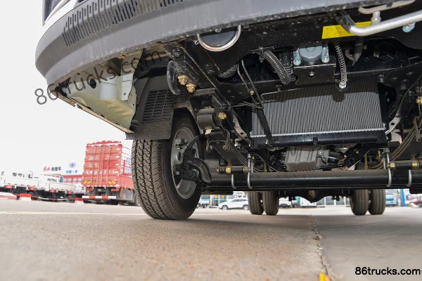 Lanqing Auto Ling R 1.6L 122hp 4X2(6 wheels) Gasoline 3.85m Single Row Box Mini Truck Chassis (2) | 86Trucks
