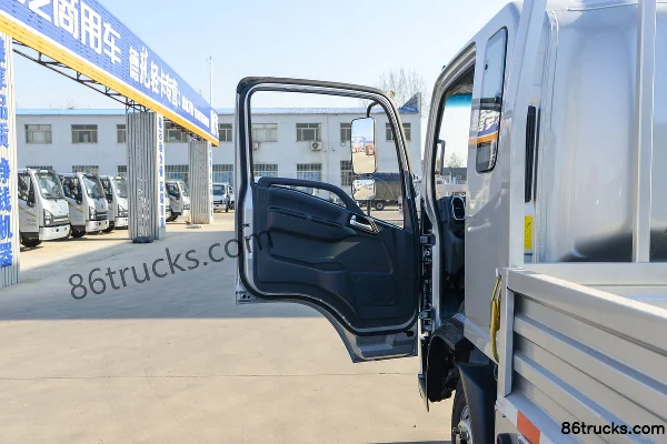 Lanjing Light Truck Long N 165hp 4X2(6 wheels) 4.18m single-row flatbed truck Cab (1) | 86Trucks