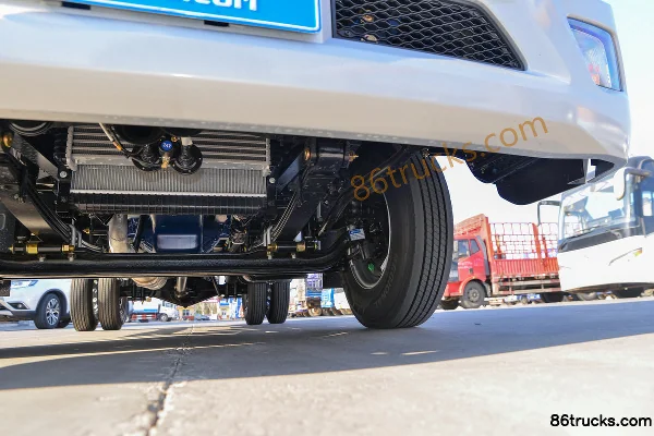 Lanjing Light Truck Long N 165hp 4X2(6 wheels) 4.18m single-row flatbed truck Chassis (3) | 86Trucks