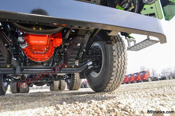 SHACMAN Commercial Vehicle Deyu Q300 8.5L Diesel 380hp 8X4(12 wheels) Fast Gear 12-Speed 5.6m Dump Truck Chassis (3) | 86Trucks
