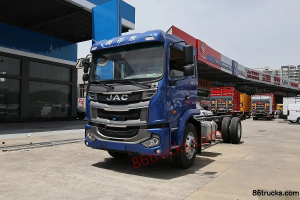 JAC Gallop A5L 5.1L Diesel 240hp 4X2(6 wheels) Fast Gear 8-Speed 6.8m Van Cargo Truck Exterior (3) | 86Trucks