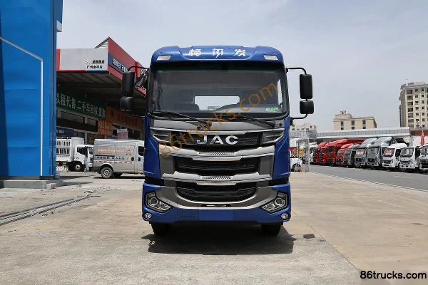 JAC Gallop A5L 5.1L Diesel 240hp 4X2(6 wheels) Fast Gear 8-Speed 6.8m Van Cargo Truck Exterior (2) | 86Trucks