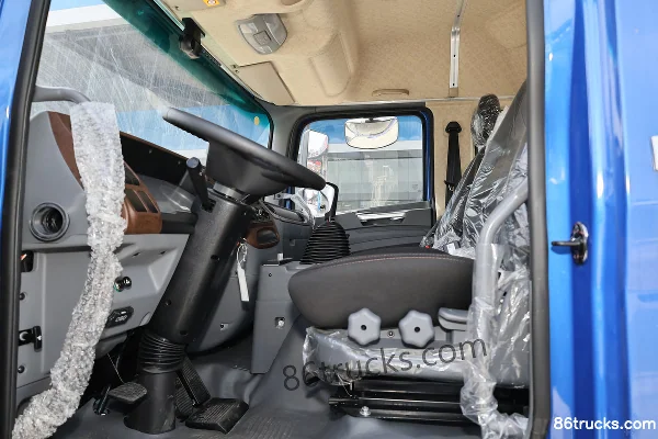 JAC Gallop A5L 5.1L Diesel 240hp 4X2(6 wheels) Fast Gear 8-Speed 6.8m Van Cargo Truck Cab (3) | 86Trucks
