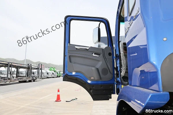 JAC Gallop A5L 5.1L Diesel 240hp 4X2(6 wheels) Fast Gear 8-Speed 6.8m Van Cargo Truck Cab (1) | 86Trucks