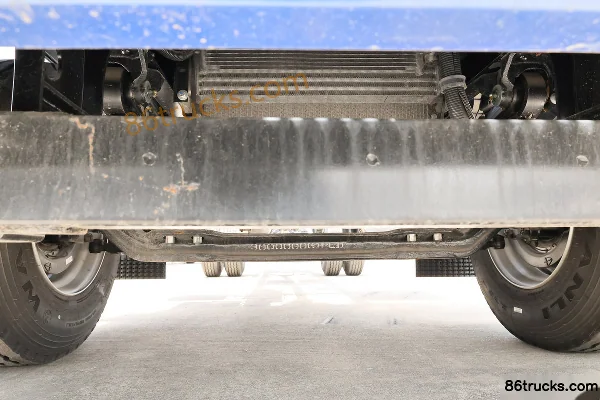 JAC Gallop A5L 5.1L Diesel 240hp 4X2(6 wheels) Fast Gear 8-Speed 6.8m Van Cargo Truck Chassis (1) | 86Trucks