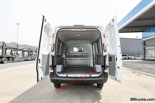 JAC Xingrui EV5 Version Logistique Urbaine Camion fourgon électrique pur 5,5 m 53,76 kWh Caisse (1) | 86Trucks