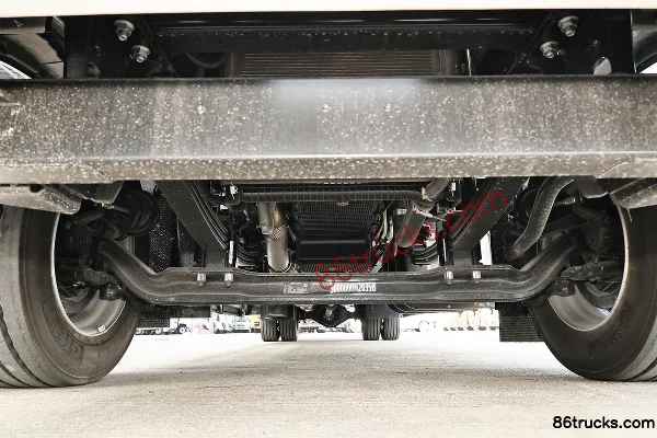 JAC Heavy Truck Gallop A5L 4.5L Diesel 240hp 4X2(6 wheels) Fast Gear 8-Speed 10m Van Cargo Truck Chassis (1) | 86Trucks