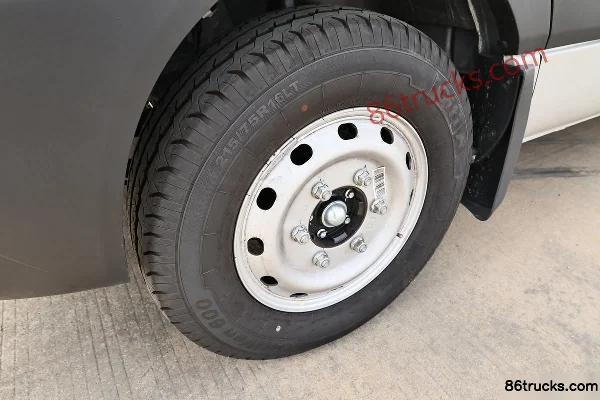JAC Jienengwang PLUS 2022 Luxe 129 ch 10 places 2,0T diesel fourgon (empattement moyen) Châssis (3) | 86Trucks