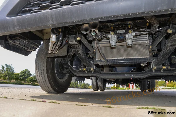 Sinotruk Tongshuai PRO 2.5L Diesel 170hp 4X2(6 wheels) 8-Speed 4.15m Single Row Van Light Truck Chassis (2) | 86Trucks
