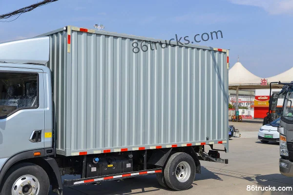 Sinotruk Tongshuai PRO 2.5L Diesel 170hp 4X2(6 wheels) 8-Speed 4.15m Single Row Van Light Truck Body (1) | 86Trucks