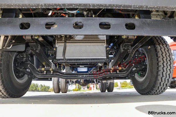 Sinotruk Tongshuai PRO 2.5L Diesel 185hp 4X2(6 wheels) Fast Gear 12-speed 4.15m single-row grain van light truck Chassis (1) | 86Trucks